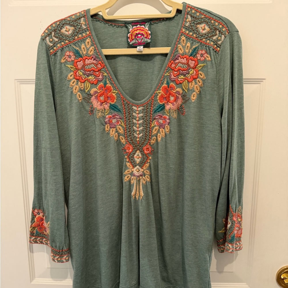 Johnny Was XL embroidered v-neck top